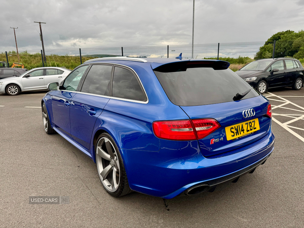 Audi RS4 AVANT in Derry / Londonderry