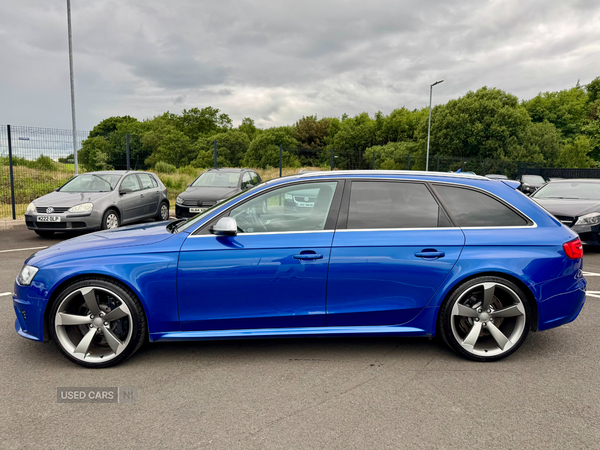 Audi RS4 AVANT in Derry / Londonderry