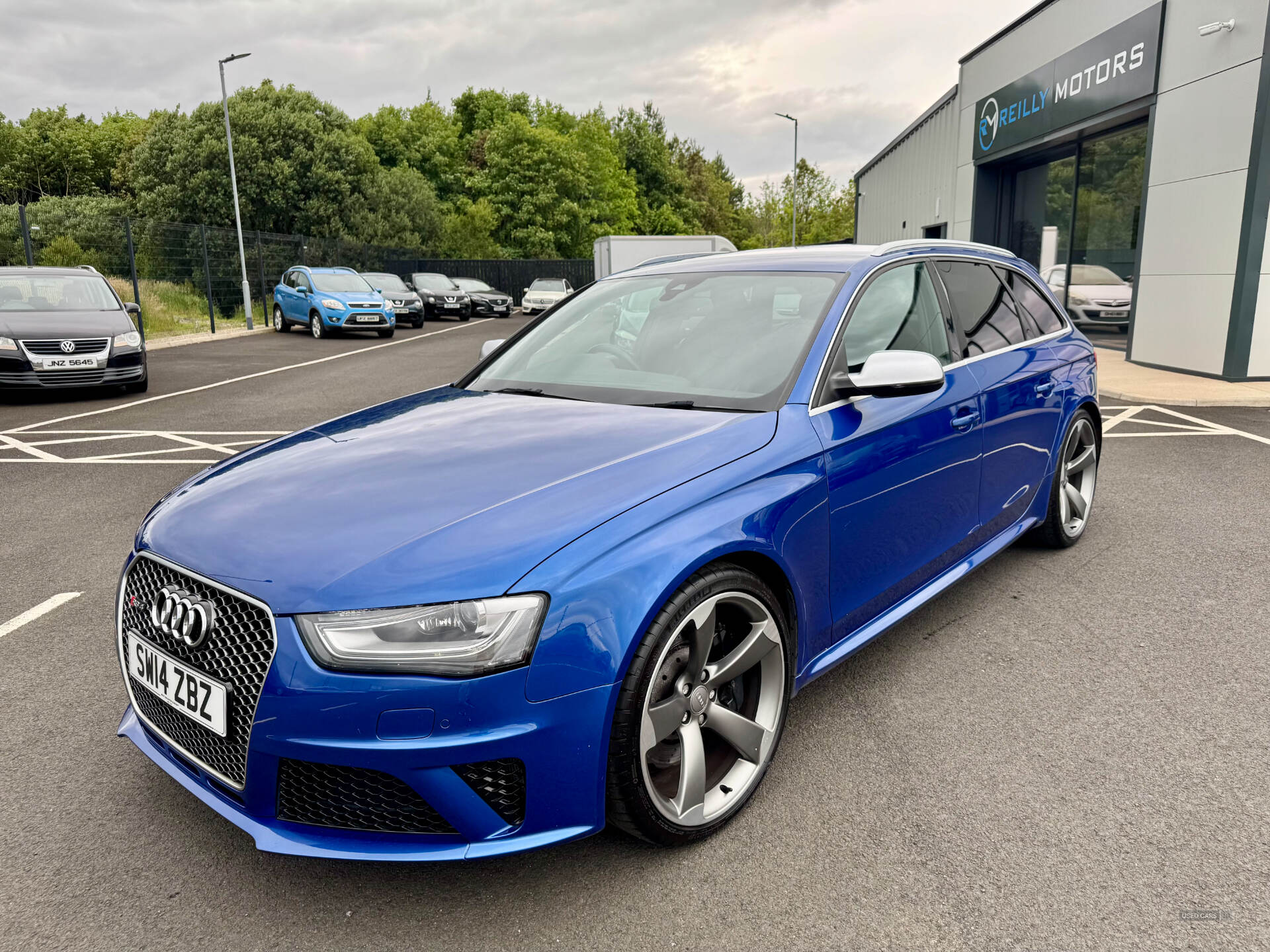Audi RS4 AVANT in Derry / Londonderry