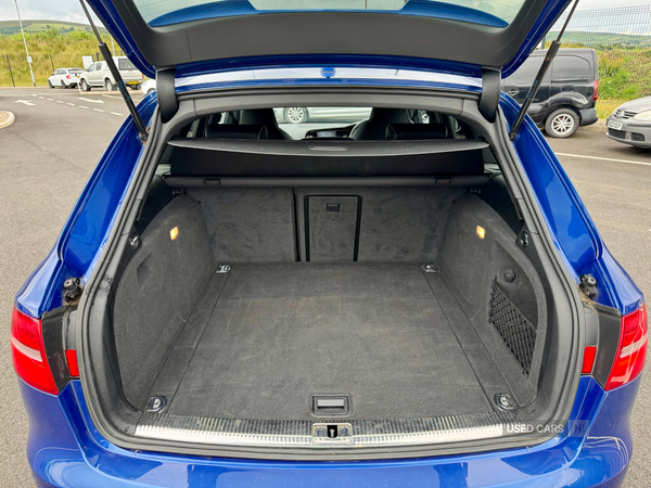 Audi RS4 AVANT in Derry / Londonderry