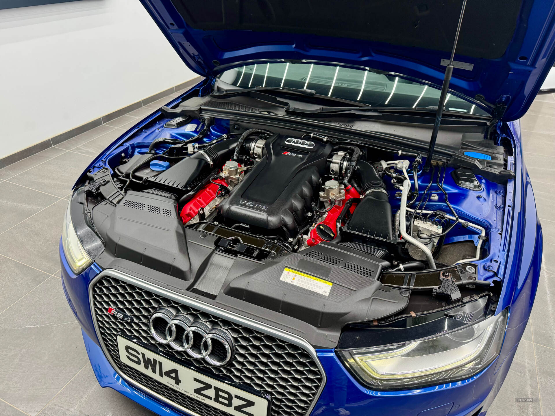 Audi RS4 AVANT in Derry / Londonderry