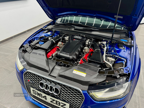 Audi RS4 AVANT in Derry / Londonderry