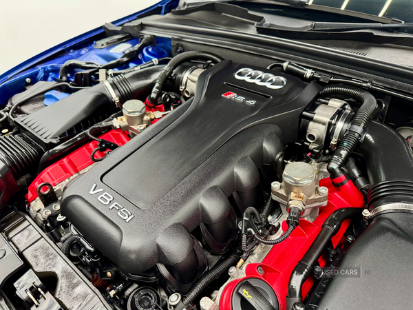 Audi RS4 AVANT in Derry / Londonderry