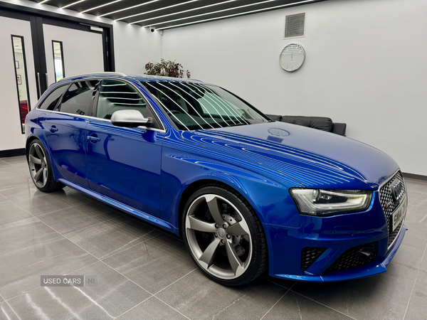 Audi RS4 AVANT in Derry / Londonderry