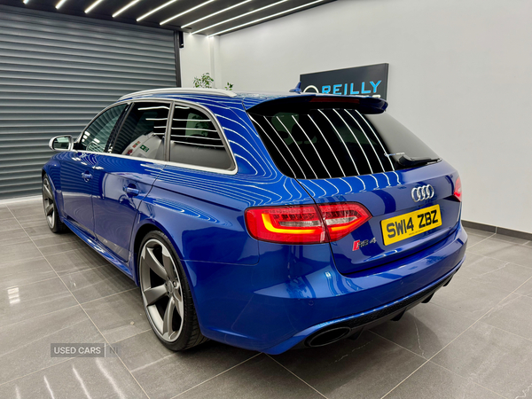 Audi RS4 AVANT in Derry / Londonderry