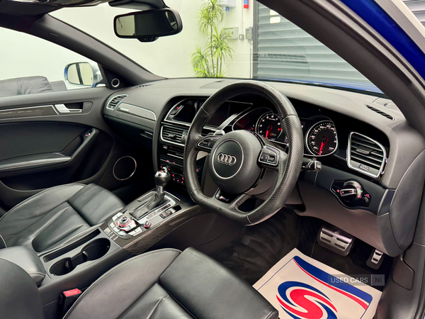 Audi RS4 AVANT in Derry / Londonderry