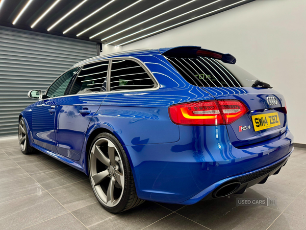 Audi RS4 AVANT in Derry / Londonderry