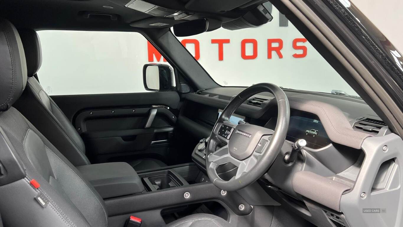 Jan 2022 Land Rover Defender 3.0 D250 X-Dynamic S 90 3dr Auto
