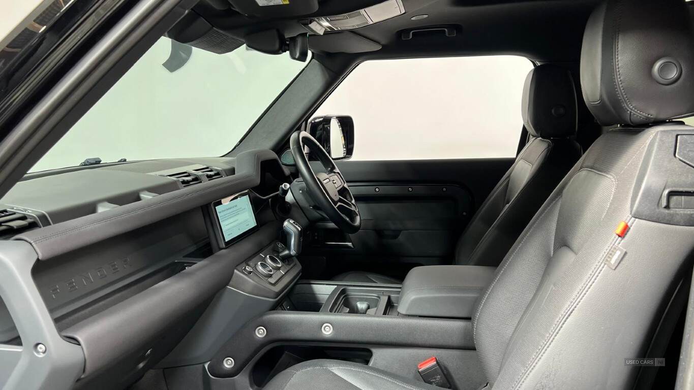 Jan 2022 Land Rover Defender 3.0 D250 X-Dynamic S 90 3dr Auto