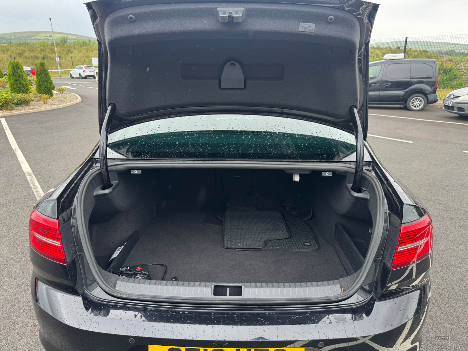 Volkswagen Passat DIESEL SALOON in Derry / Londonderry