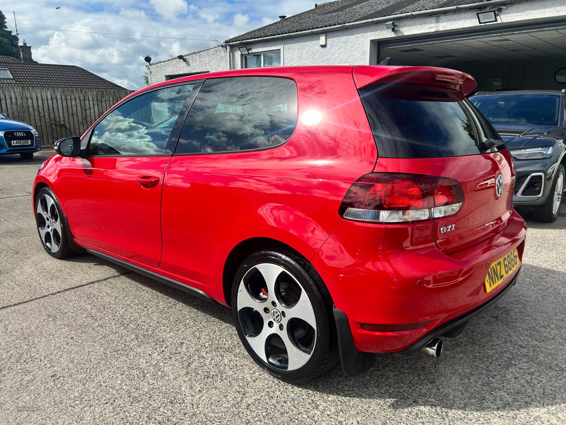 Volkswagen Golf HATCHBACK in Down
