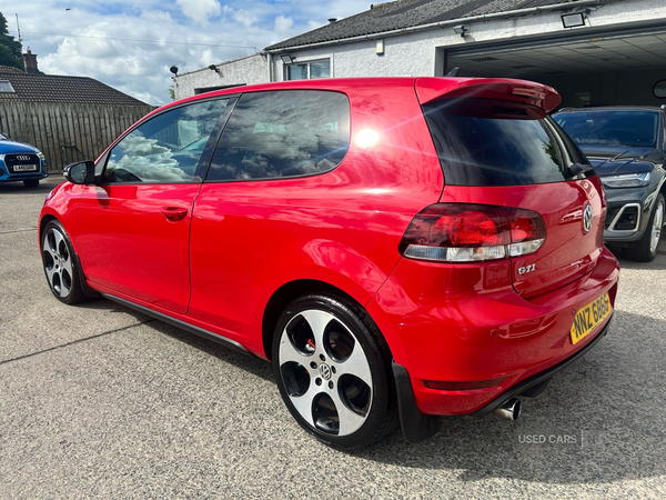 Volkswagen Golf HATCHBACK in Down