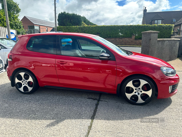 Volkswagen Golf HATCHBACK in Down