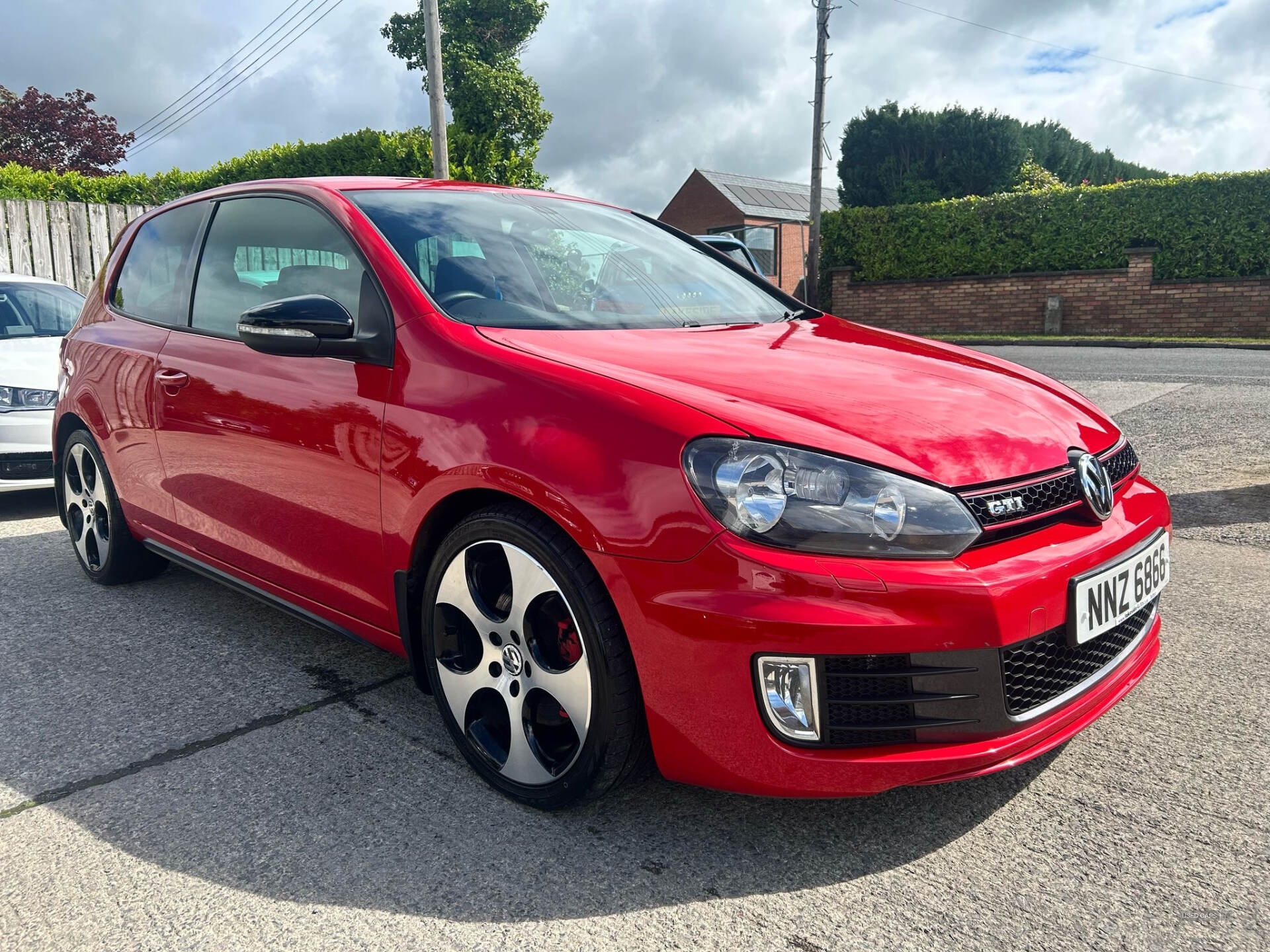 Volkswagen Golf HATCHBACK in Down