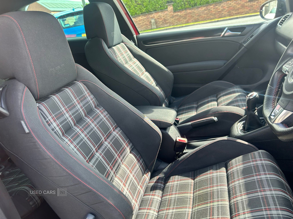 Volkswagen Golf HATCHBACK in Down