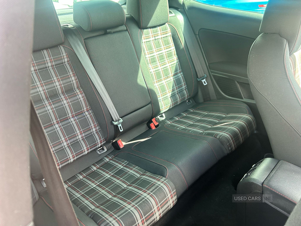 Volkswagen Golf HATCHBACK in Down