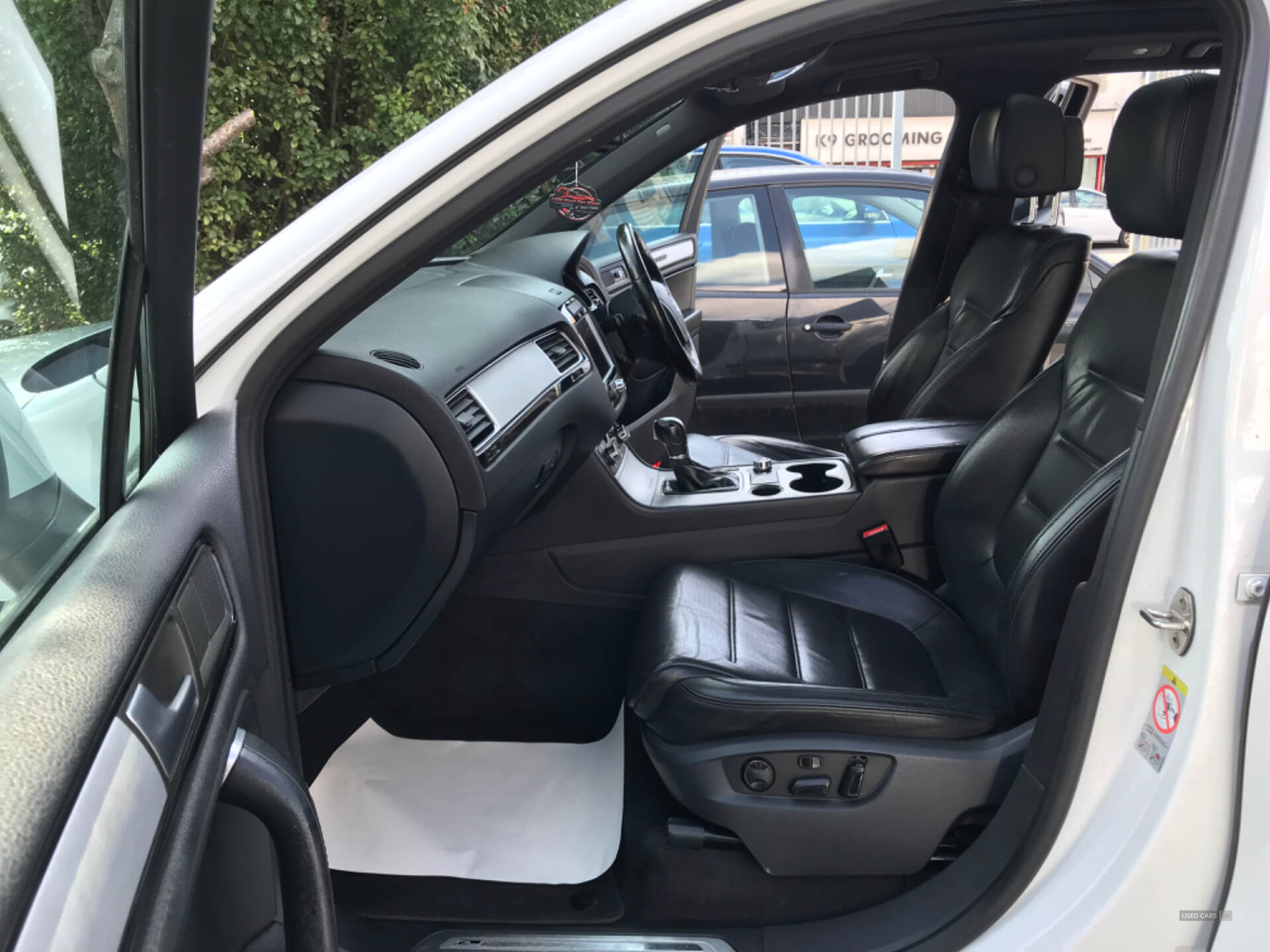 Volkswagen Touareg DIESEL ESTATE in Antrim