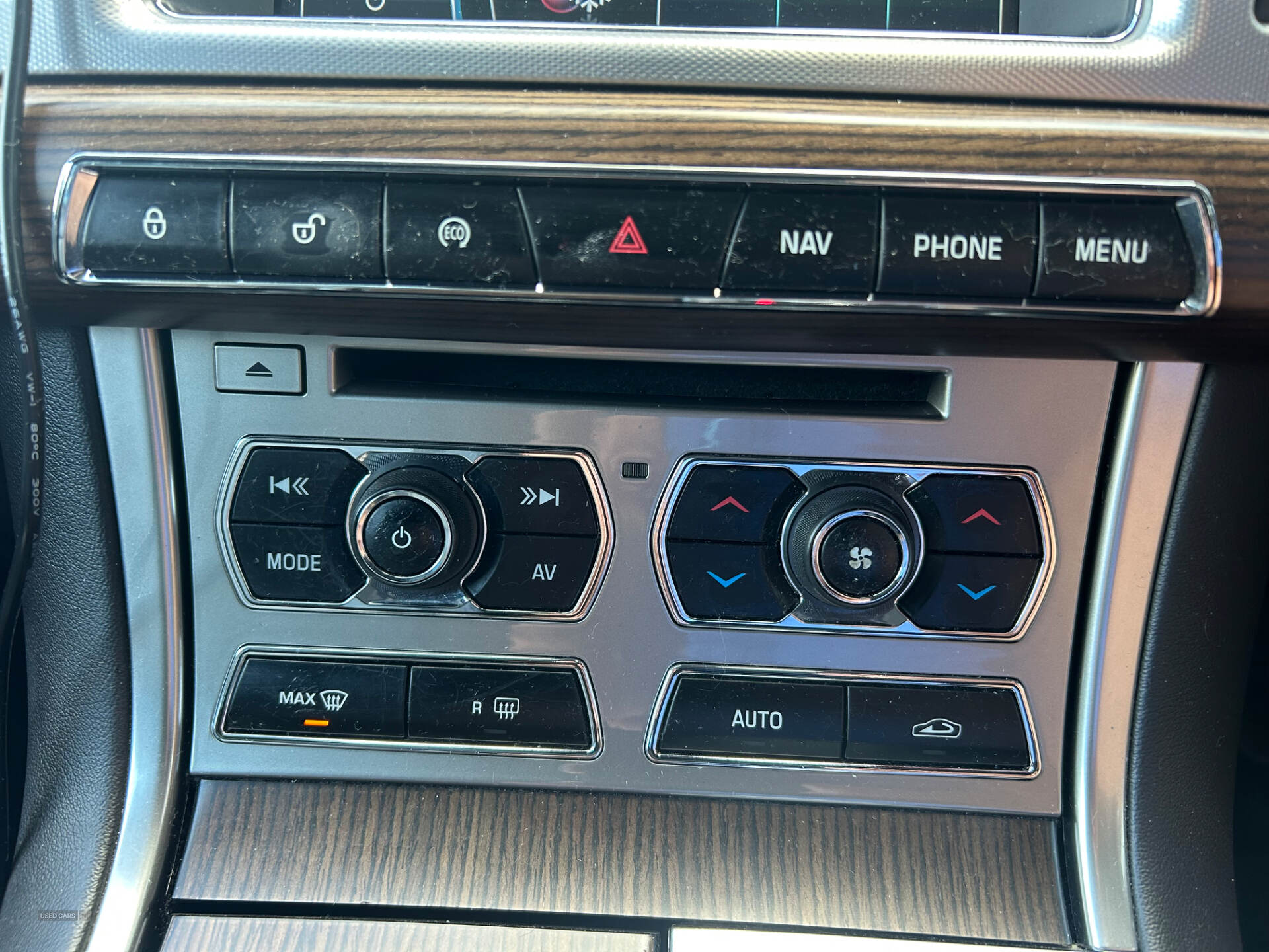 Apr 2014 Jaguar XF 2.2d [163] Luxury 4dr Auto