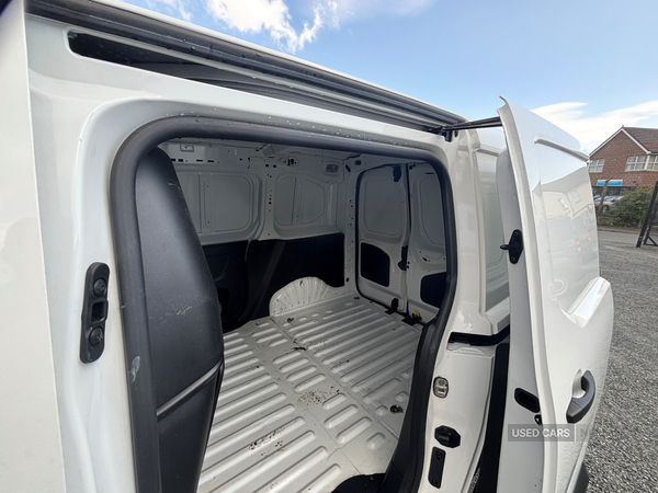 Peugeot Partner STANDARD DIESEL in Down