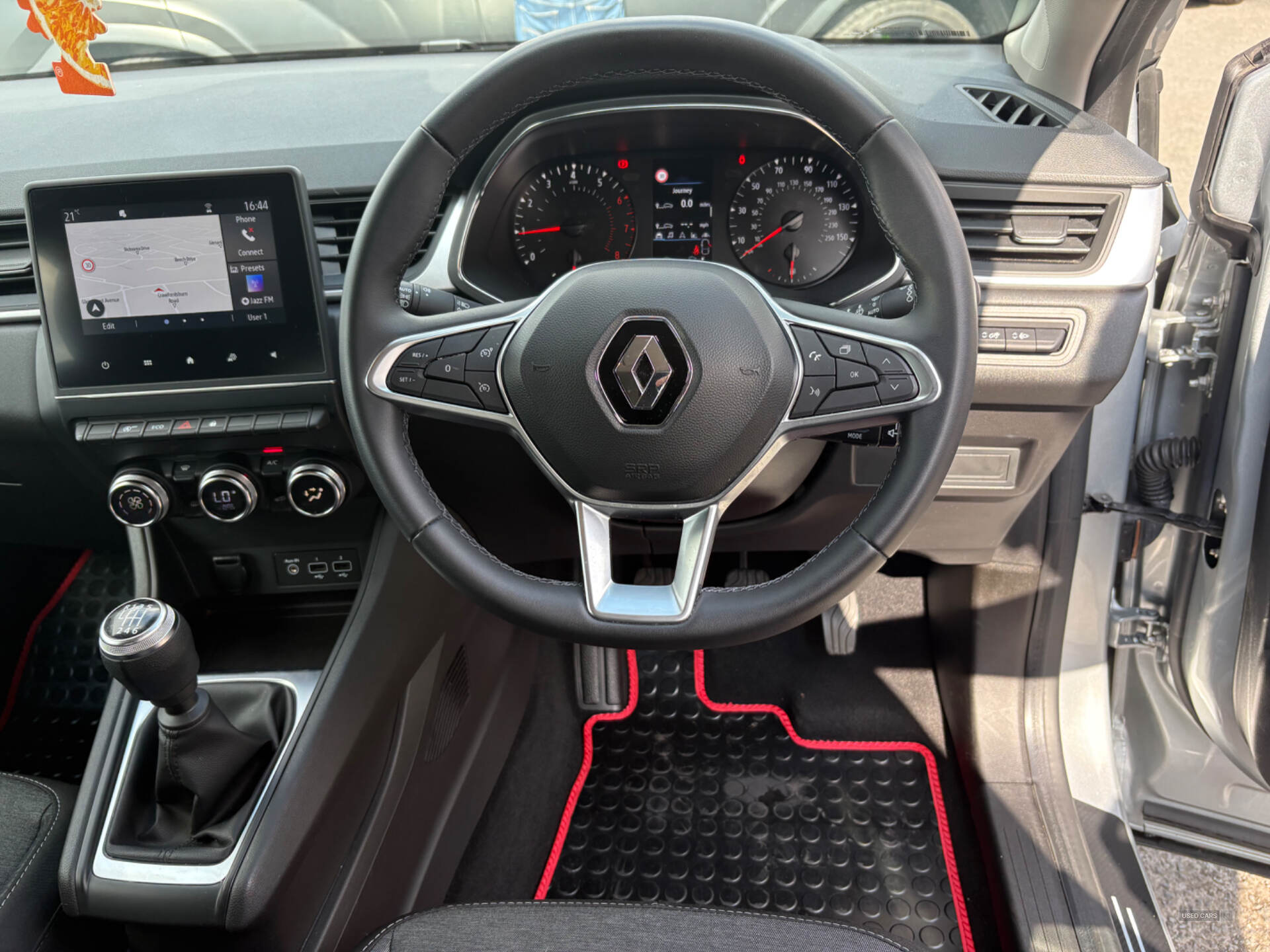 Renault Captur HATCHBACK in Down