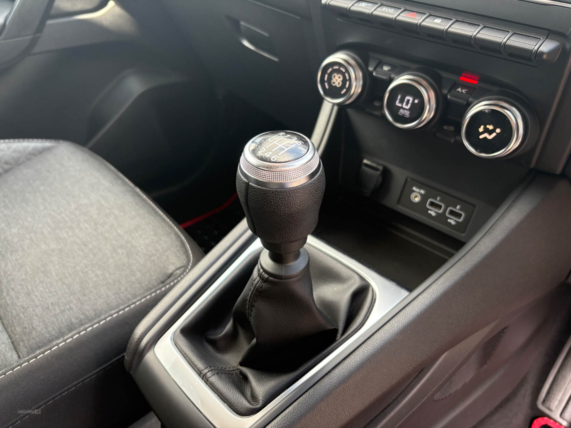 Renault Captur HATCHBACK in Down