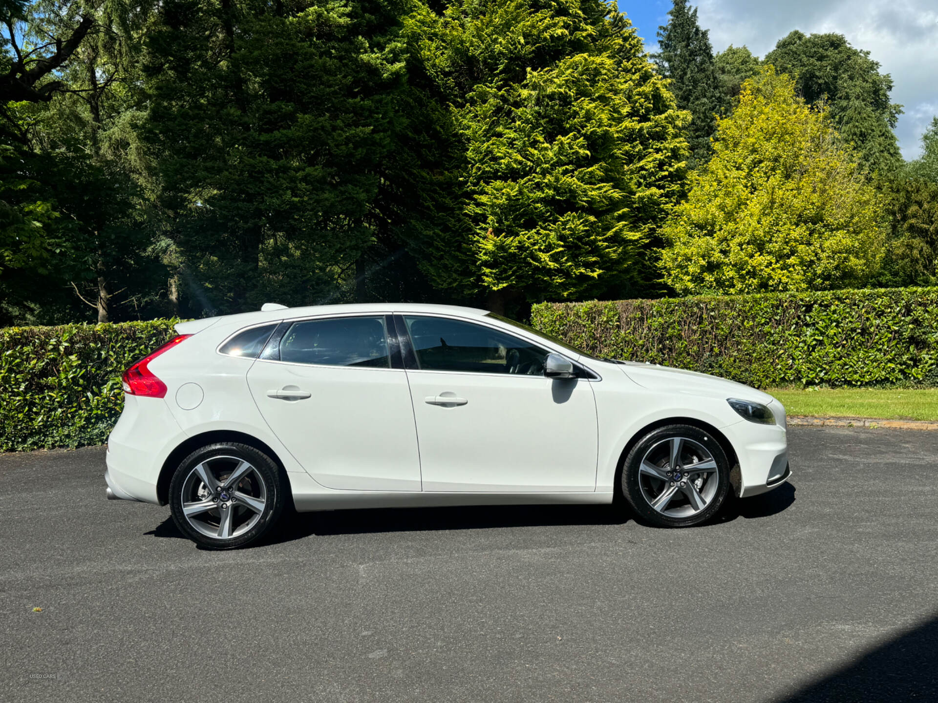 Oct 2014 Volvo V40 D2 R DESIGN 5dr Powershift
