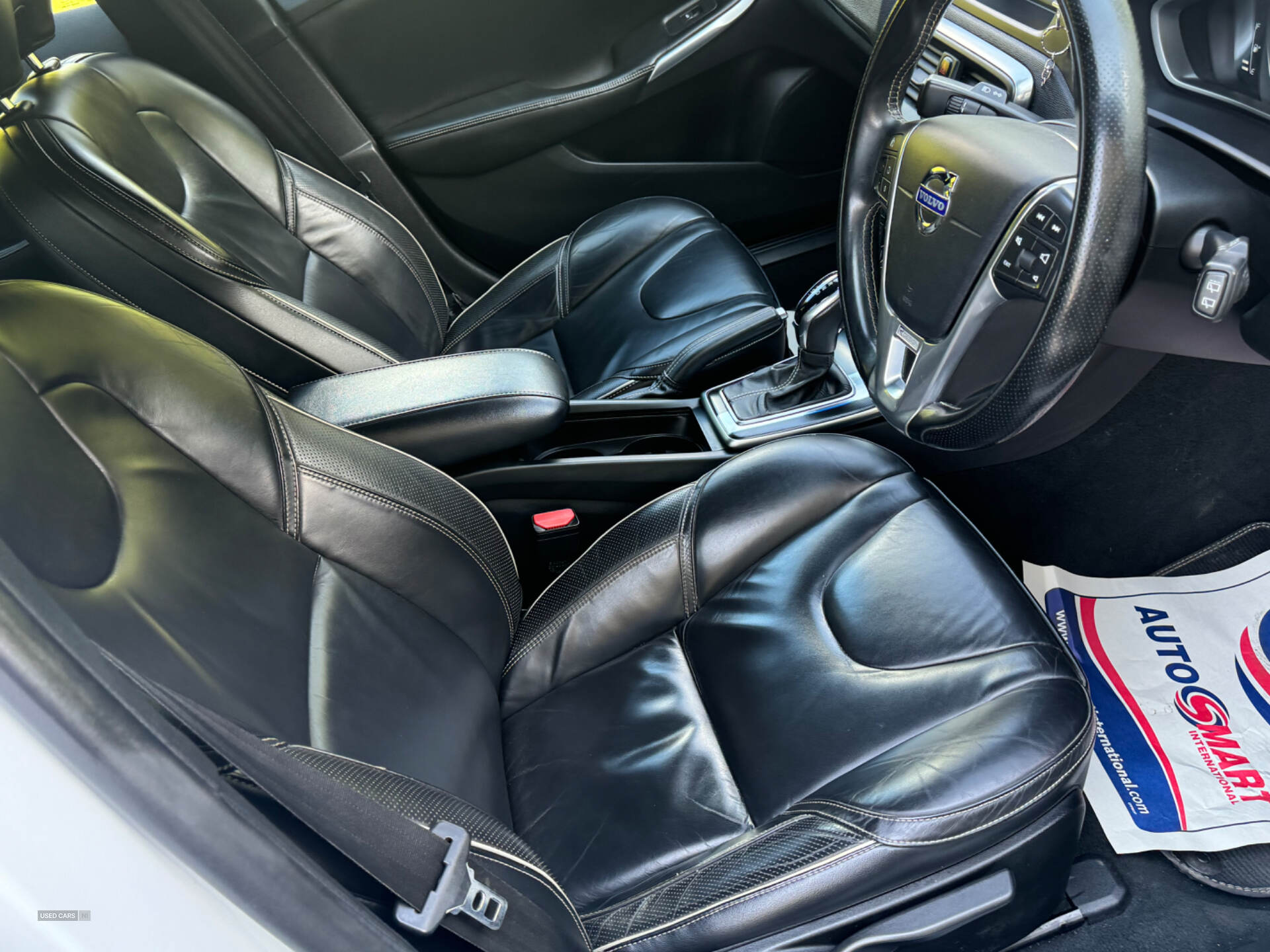 Oct 2014 Volvo V40 D2 R DESIGN 5dr Powershift