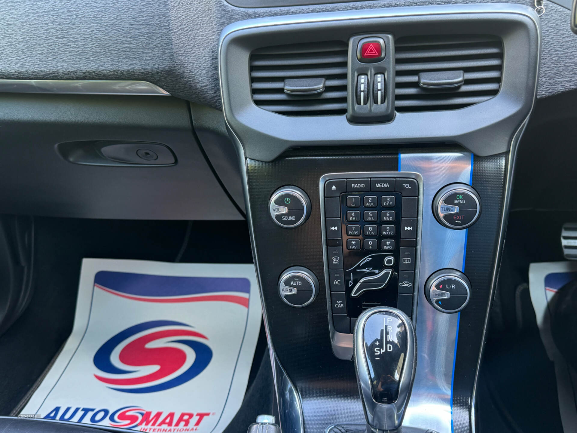 Oct 2014 Volvo V40 D2 R DESIGN 5dr Powershift