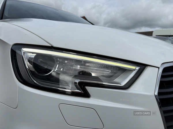Audi A3 DIESEL SPORTBACK in Down
