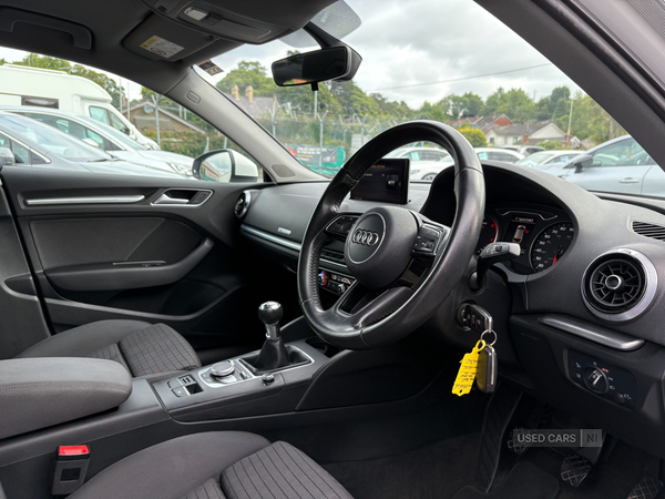 Audi A3 DIESEL SPORTBACK in Down