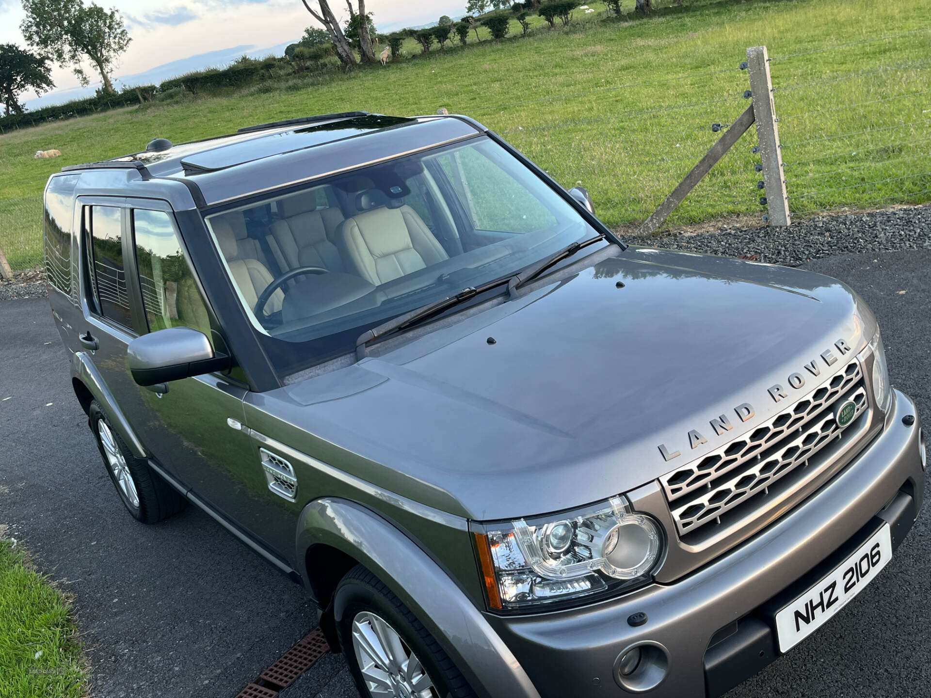 Jun 2010 Land Rover Discovery 3.0 TDV6 HSE 5dr Auto