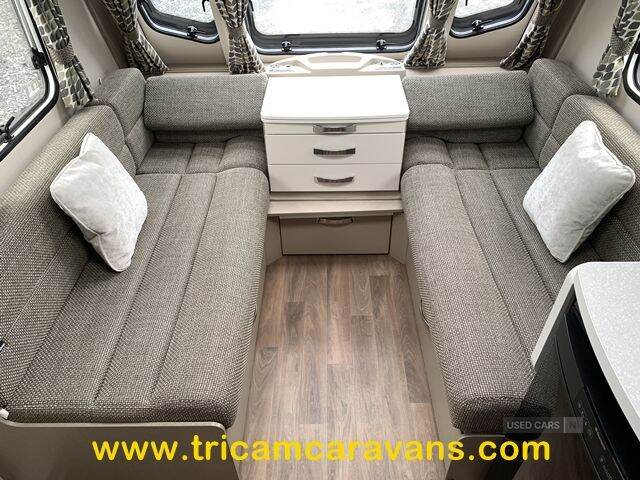 2016 Sterling Eccles 565/4, Twin Fixed Beds