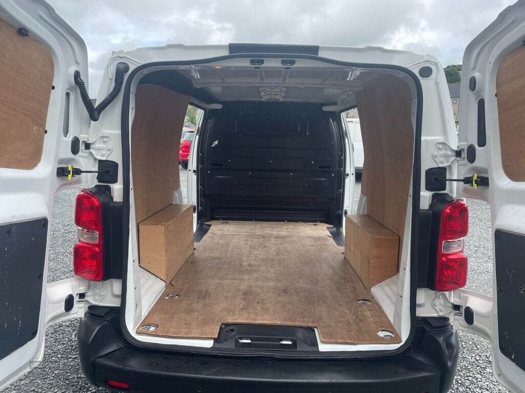 Mar 2021 Vauxhall Vivaro 2900 1.5d 100PS Dynamic H1 Van