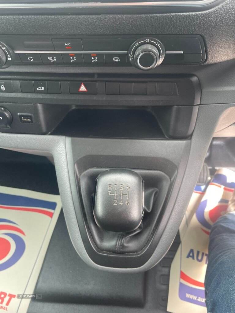 Mar 2021 Vauxhall Vivaro 2900 1.5d 100PS Dynamic H1 Van