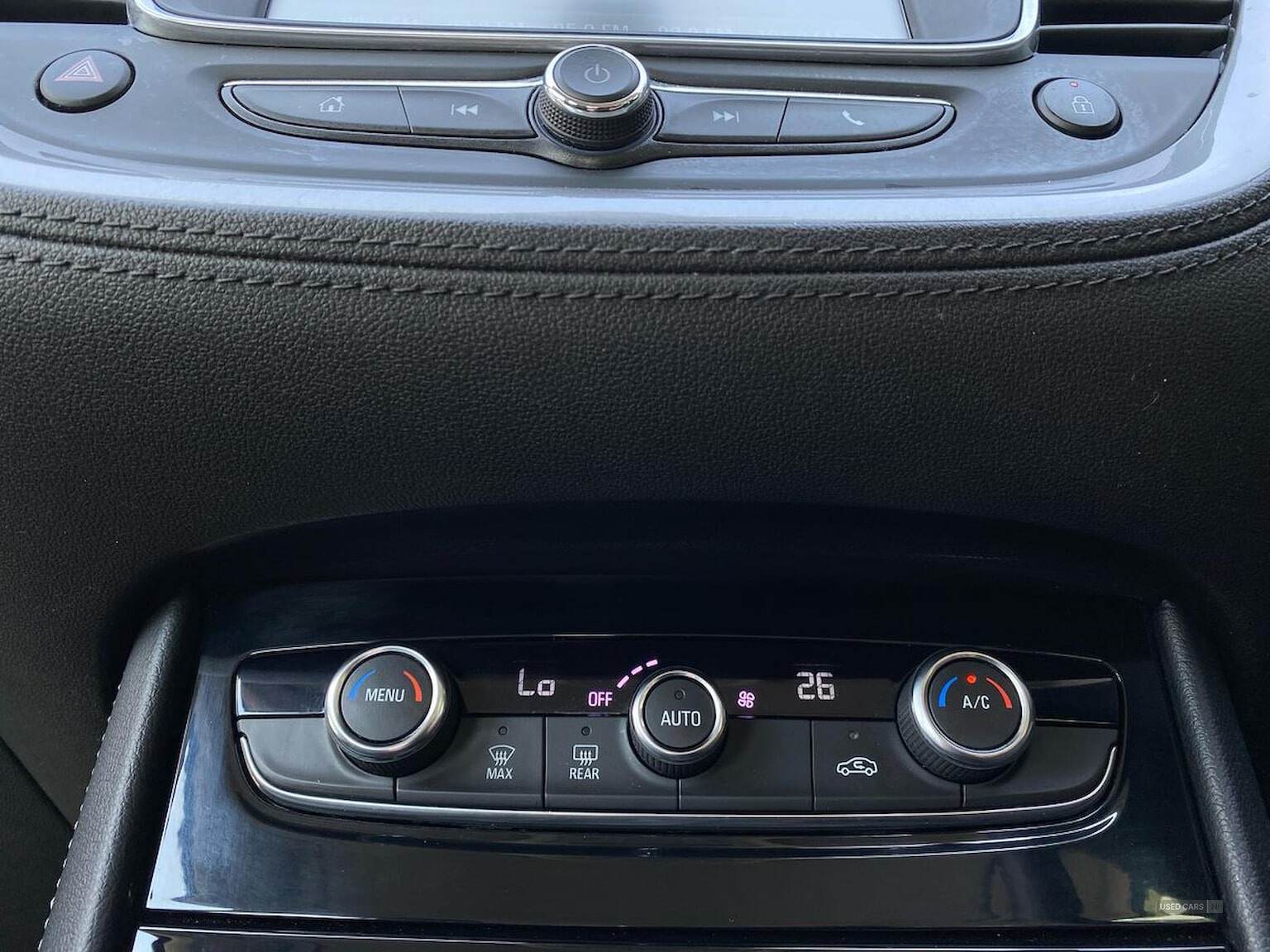 Oct 2018 Vauxhall Grandland X 1.2 Turbo Se 5Dr
