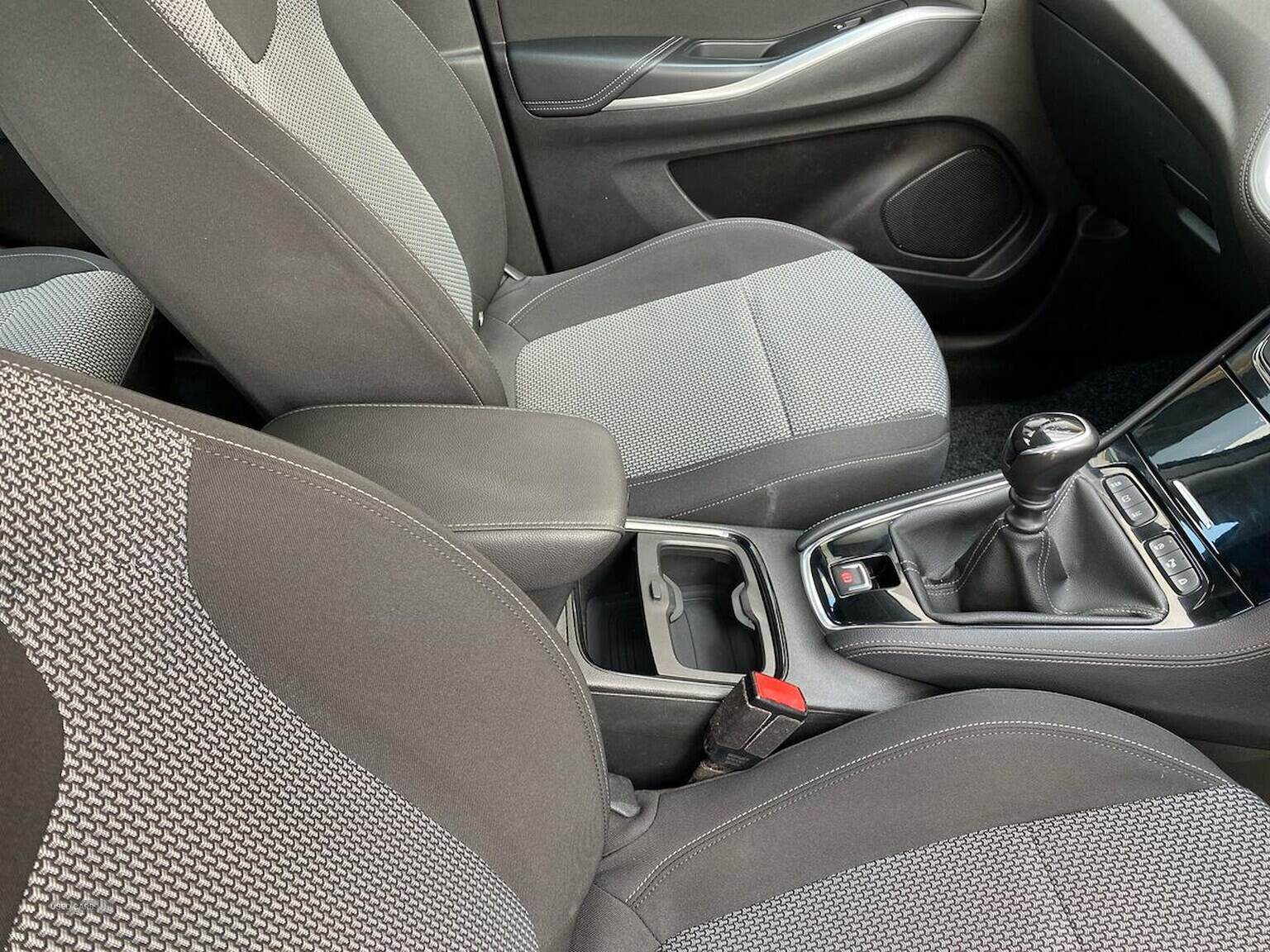 Oct 2018 Vauxhall Grandland X 1.2 Turbo Se 5Dr
