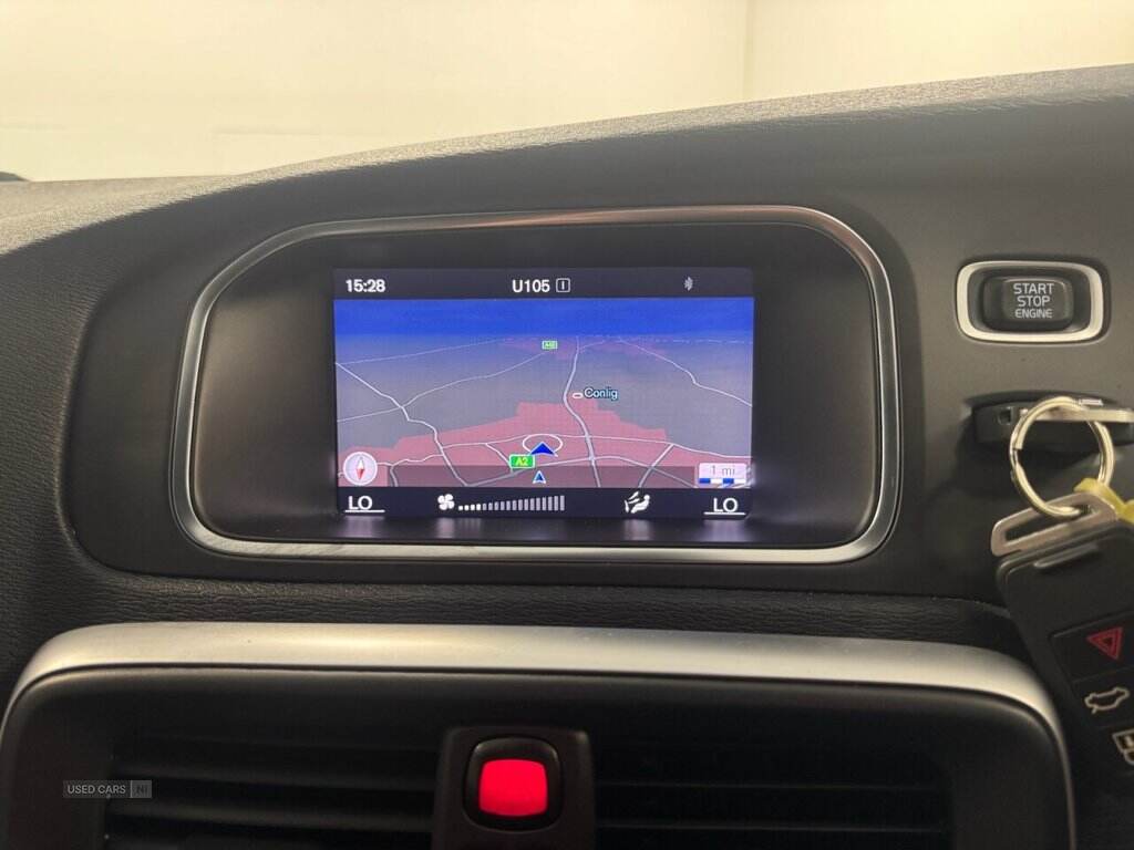 Oct 2018 Volvo V40 T2 [122] R DESIGN Nav Plus 5dr