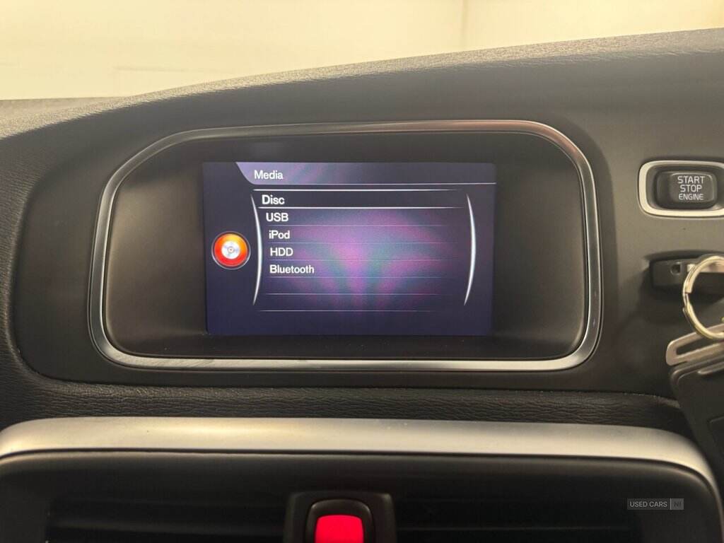 Oct 2018 Volvo V40 T2 [122] R DESIGN Nav Plus 5dr