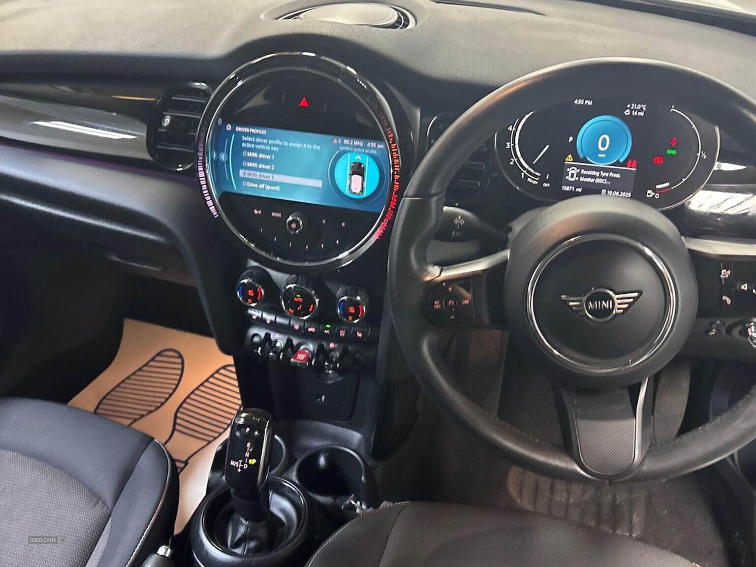 Apr 2022 MINI HATCHBACK 1.5 Cooper Classic 3Dr Auto