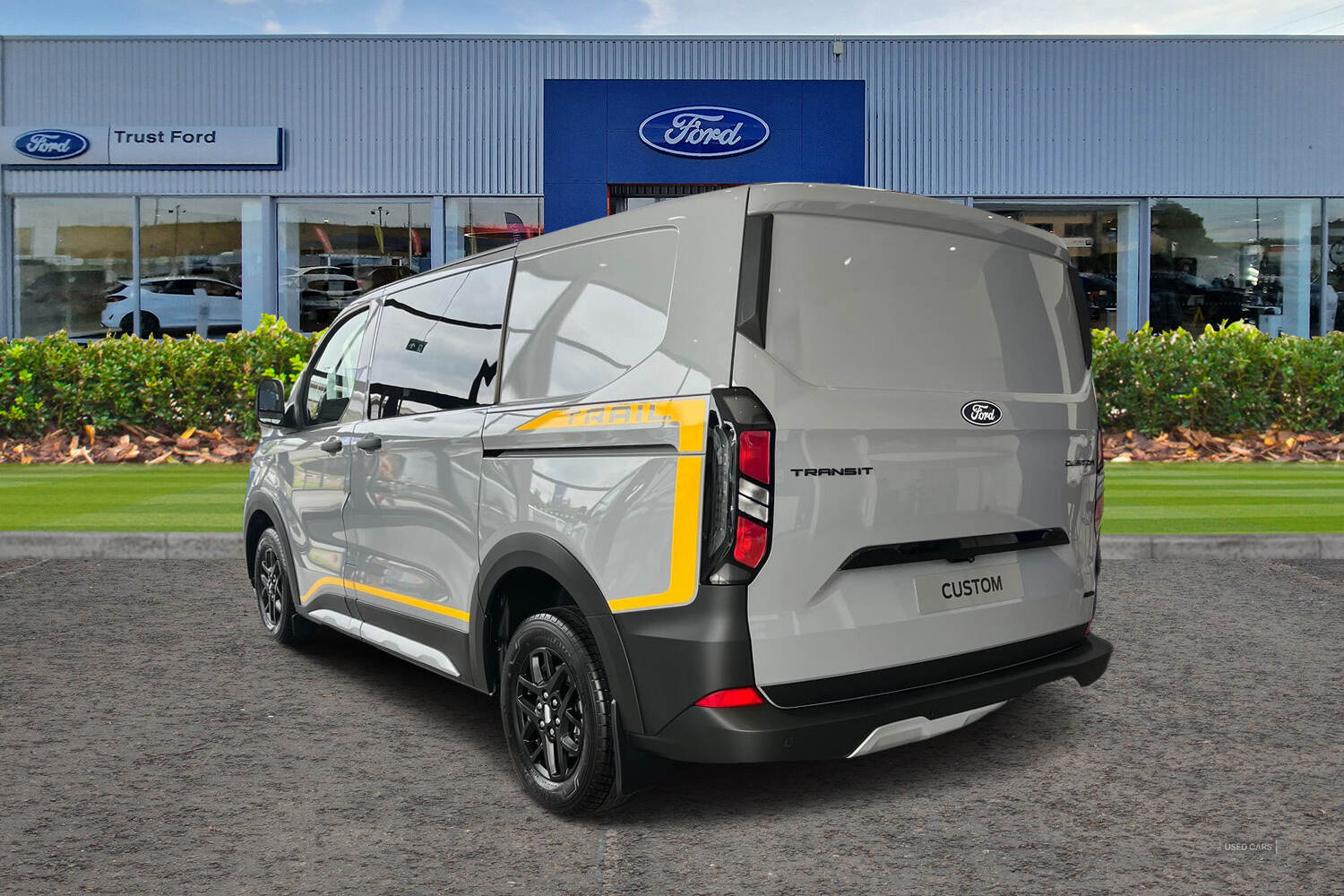 Ford Transit Custom 320 Trail L1 SWB Double Cab in Van 170PS 8SPD AUTO AWD Low Roof, LIFTAGTE REAR CARGO DOORS, TOW BAR, IN STOCK