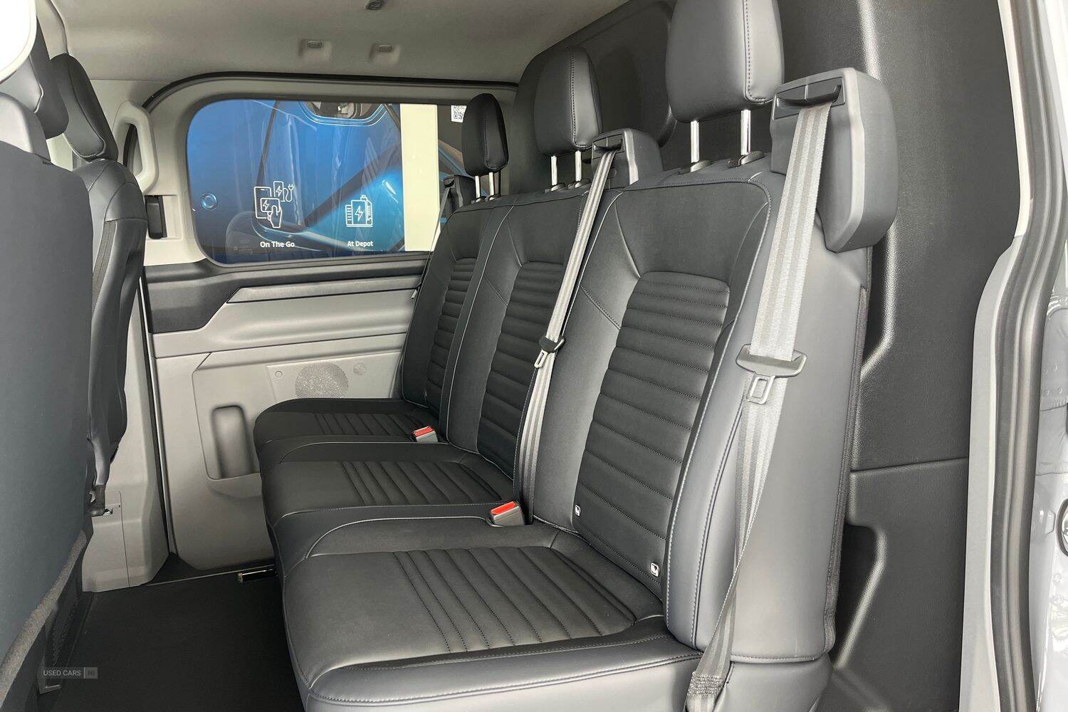Ford Transit Custom 320 Trail L1 SWB Double Cab in Van 170PS 8SPD AUTO AWD Low Roof, LIFTAGTE REAR CARGO DOORS, TOW BAR, IN STOCK