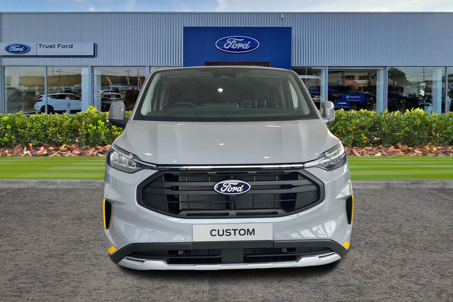 Ford Transit Custom 320 Trail L1 SWB Double Cab in Van 170PS 8SPD AUTO AWD Low Roof, LIFTAGTE REAR CARGO DOORS, TOW BAR, IN STOCK