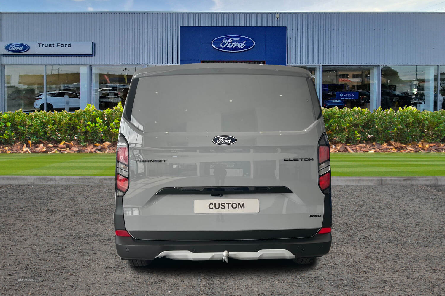 Ford Transit Custom 320 Trail L1 SWB Double Cab in Van 170PS 8SPD AUTO AWD Low Roof, LIFTAGTE REAR CARGO DOORS, TOW BAR, IN STOCK
