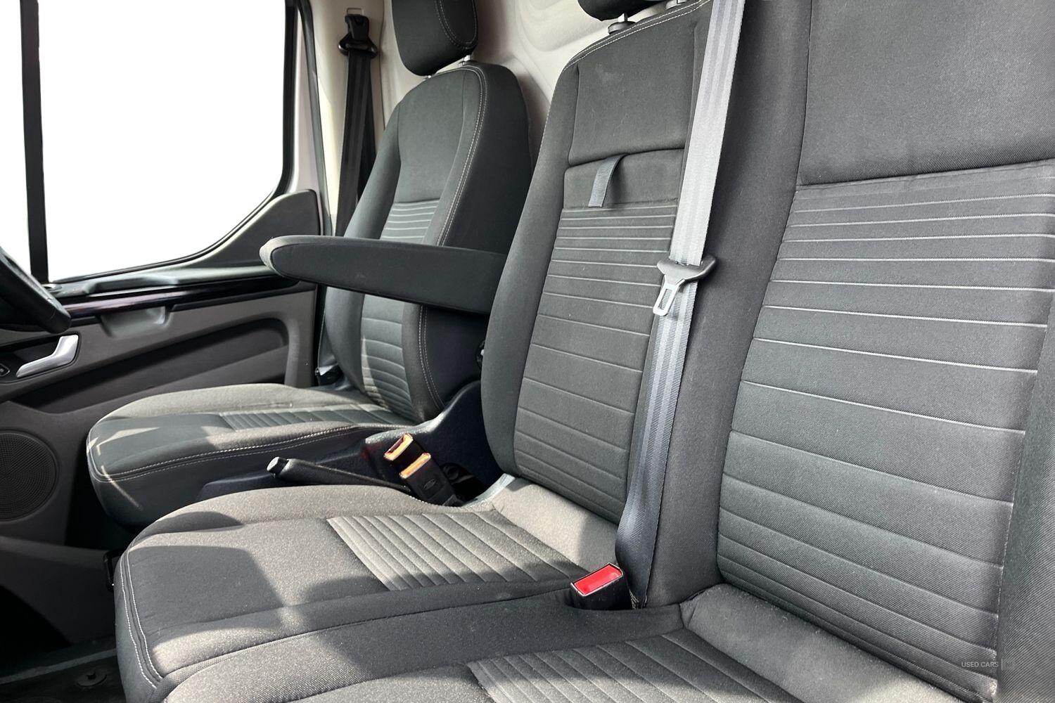 Dec 2020 Ford Transit Custom 2.0 EcoBlue 130ps Low Roof Limited Van