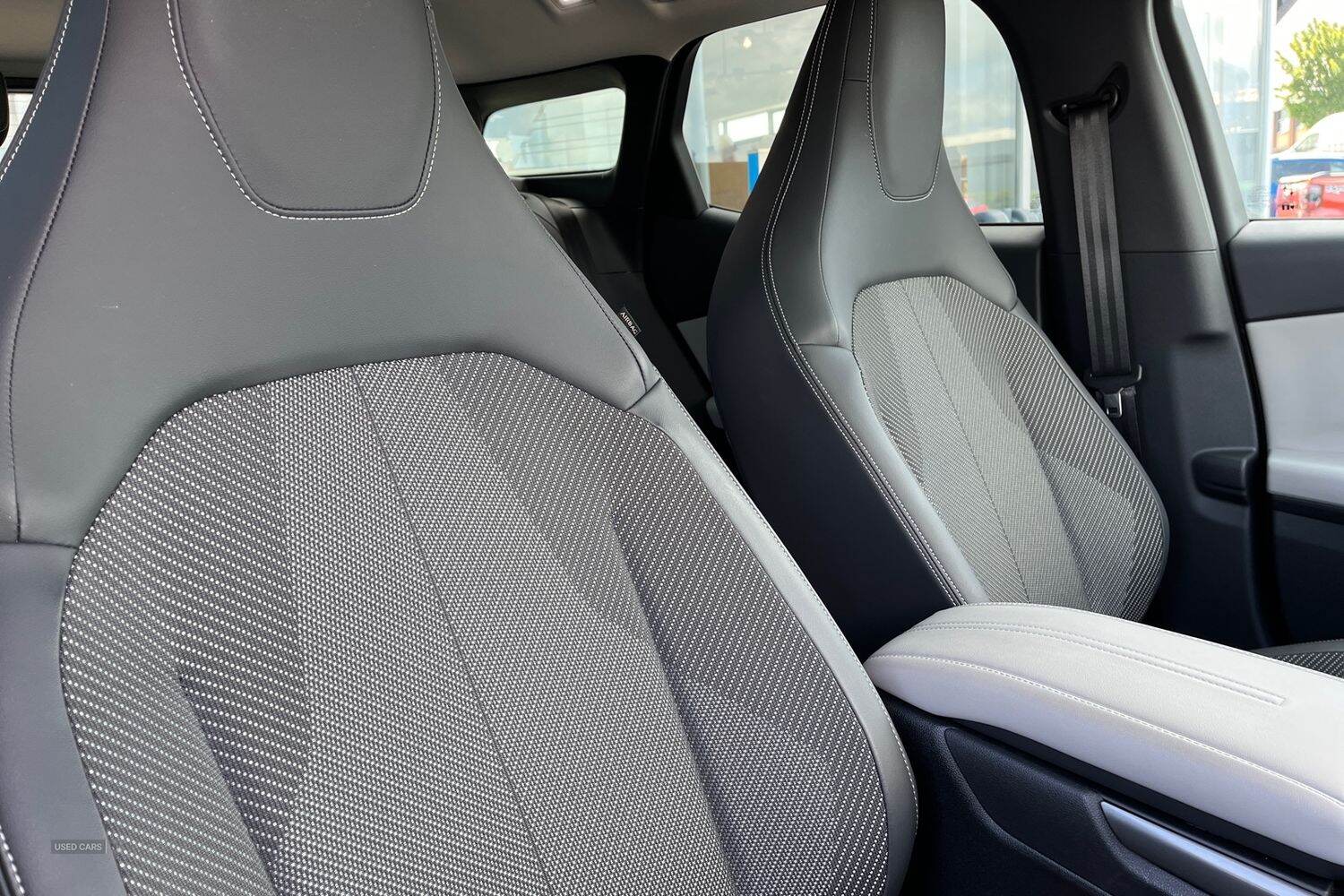 Sep 2024 Ford Explorer 210kW Select 77kWh 5dr Auto