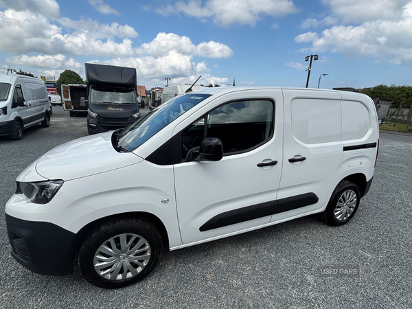 Peugeot Partner STANDARD DIESEL in Down