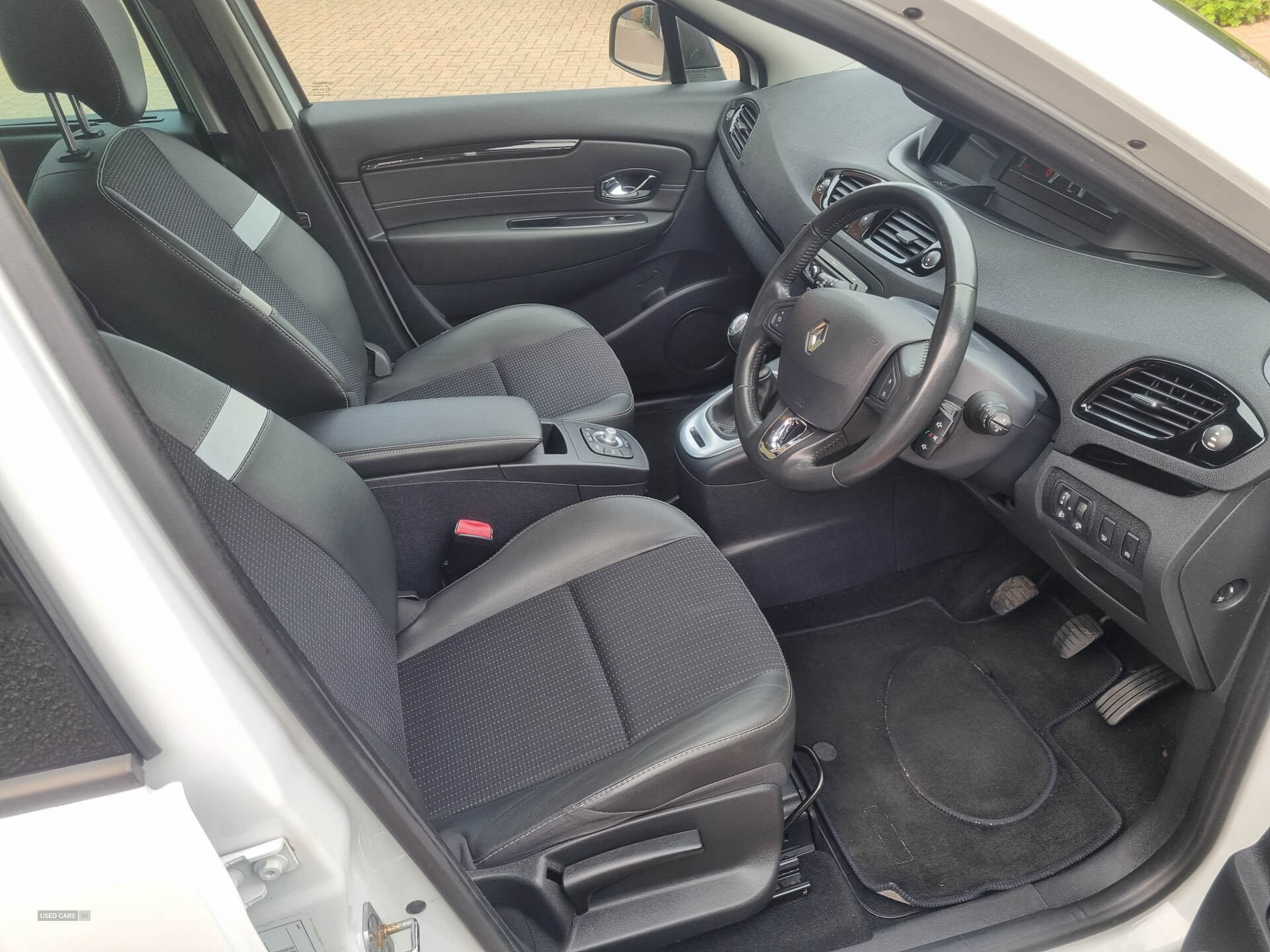 Feb 2015 Renault Scenic 1.5 dCi Dynamique TomTom Energy 5dr [Start Stop]