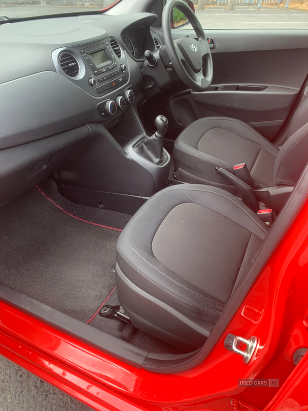 Hyundai i10 HATCHBACK in Down
