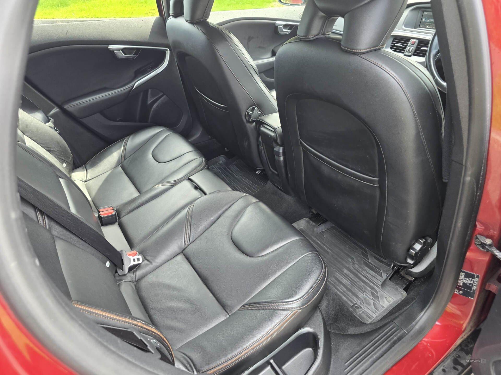 Mar 2016 Volvo V40 D2 [120] Cross Country Lux 5dr