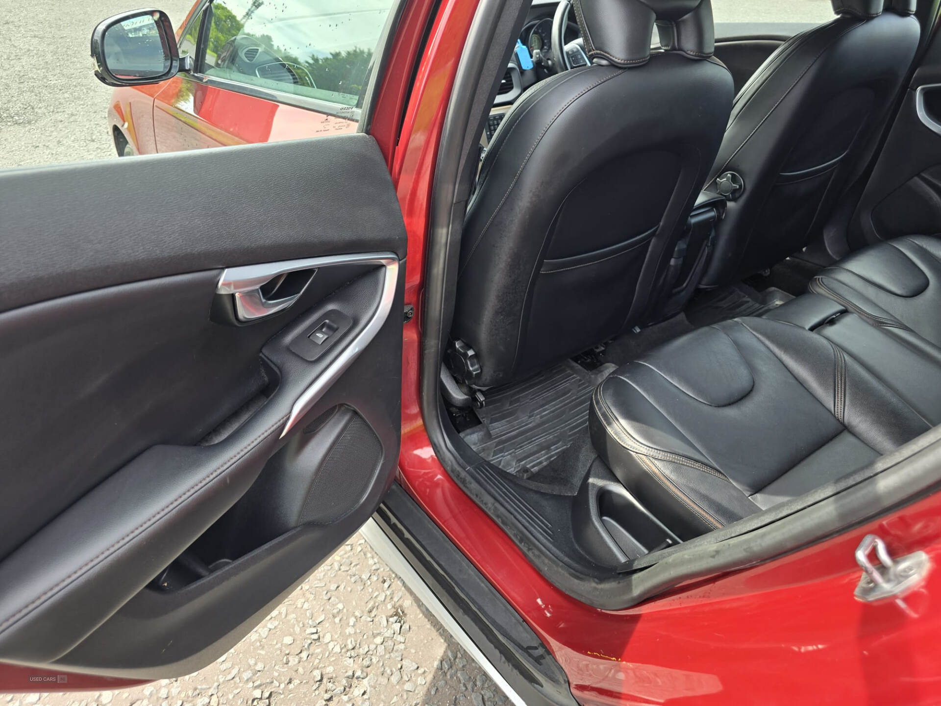Mar 2016 Volvo V40 D2 [120] Cross Country Lux 5dr
